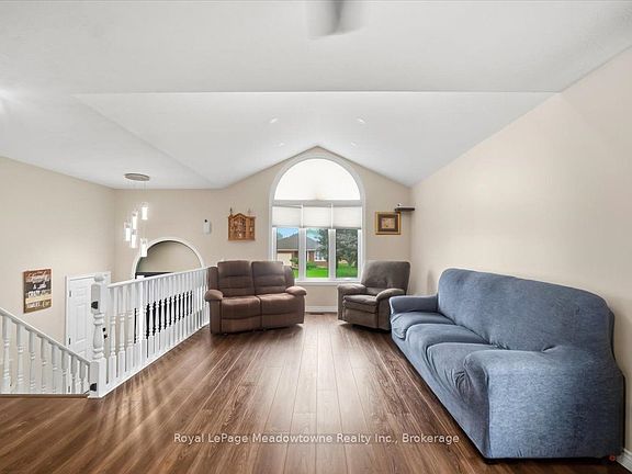 5th image of 15 Sharpe St