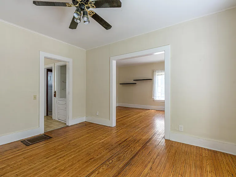 760 Harvard St — Photo 16