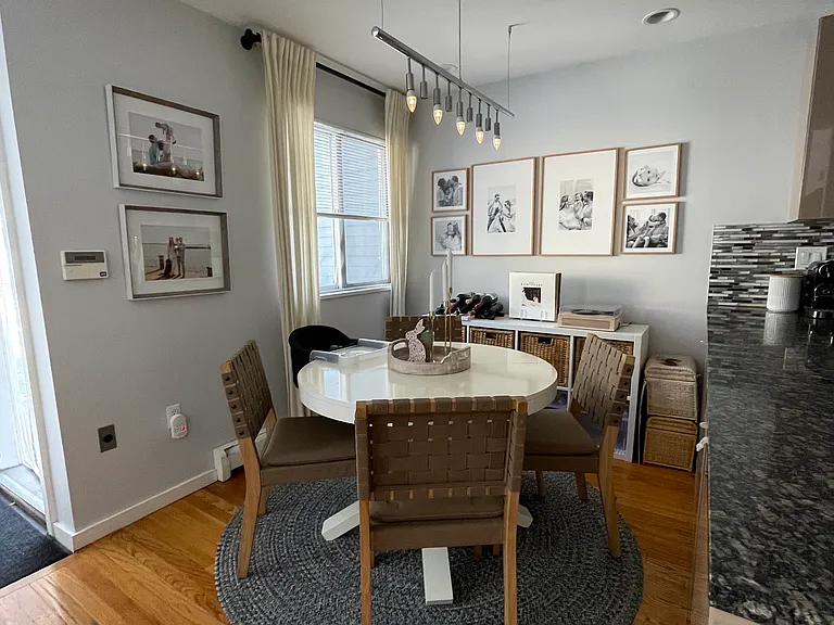 595 Putnam Ave — Photo 2