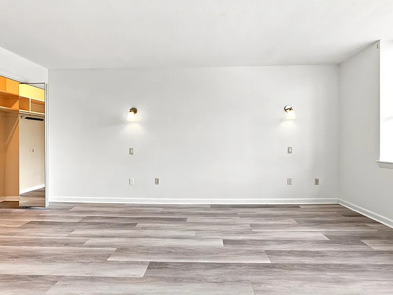 20 Hammond Pond Pkwy #208 — Photo 16