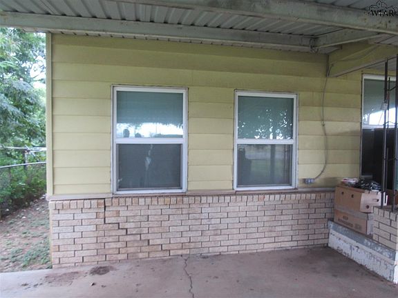 4th image of 504 W Washington Ave