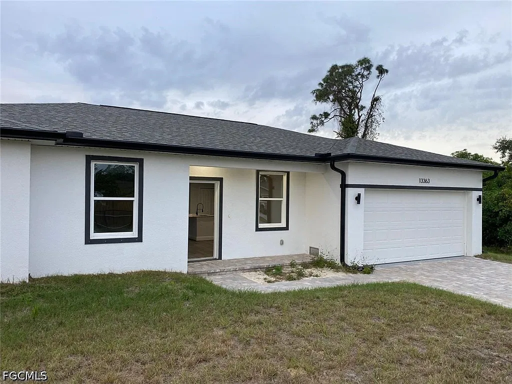 4 bed, 2.0 bath, 1616 sqft, $2,100 — Photo 2