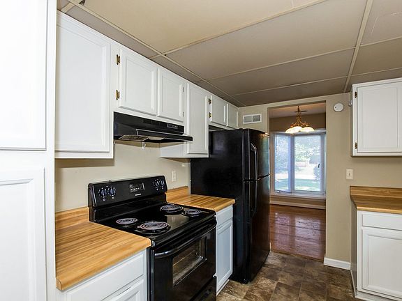 3rd image of 3725 Sweetgrass Ln