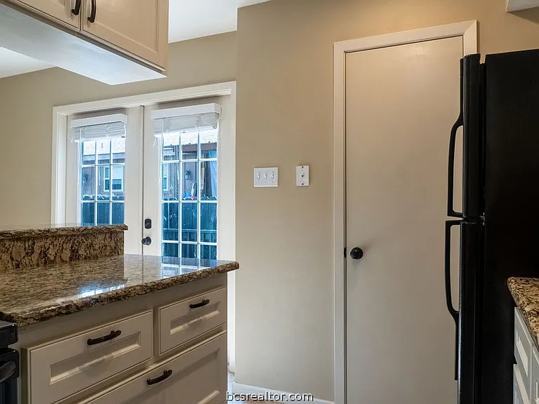 4513 Carter Creek Pkwy #7 — Photo 8