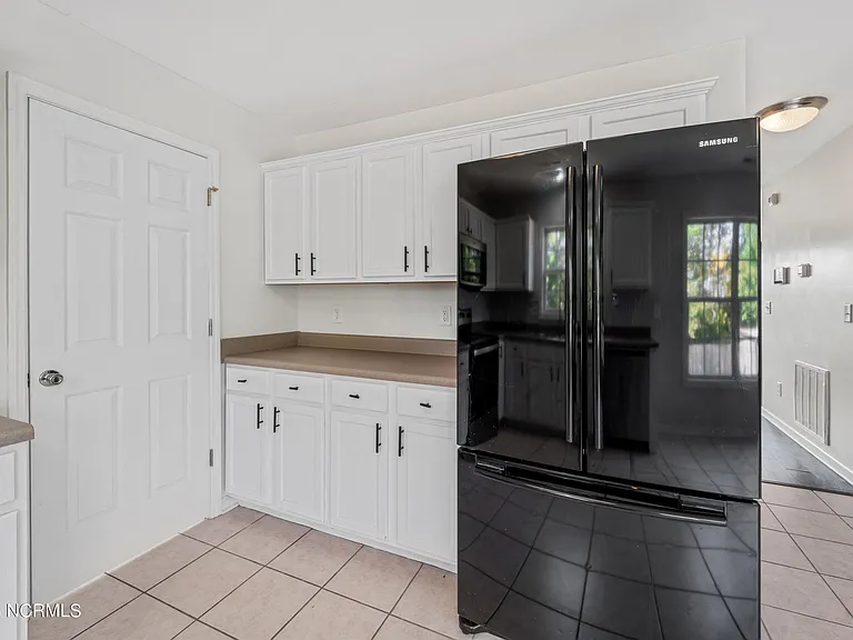172 E Ridge Ct — Photo 9