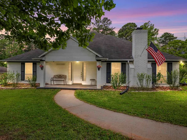 120 Lavender Ln, Longview, TX 75605