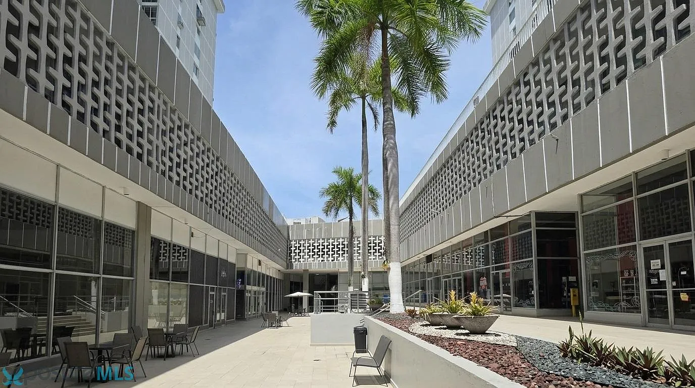 El Centro (Condominio) — Photo 2
