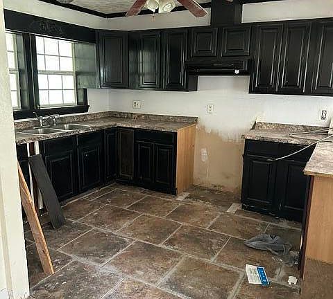 2nd image of 4642 Hilma St