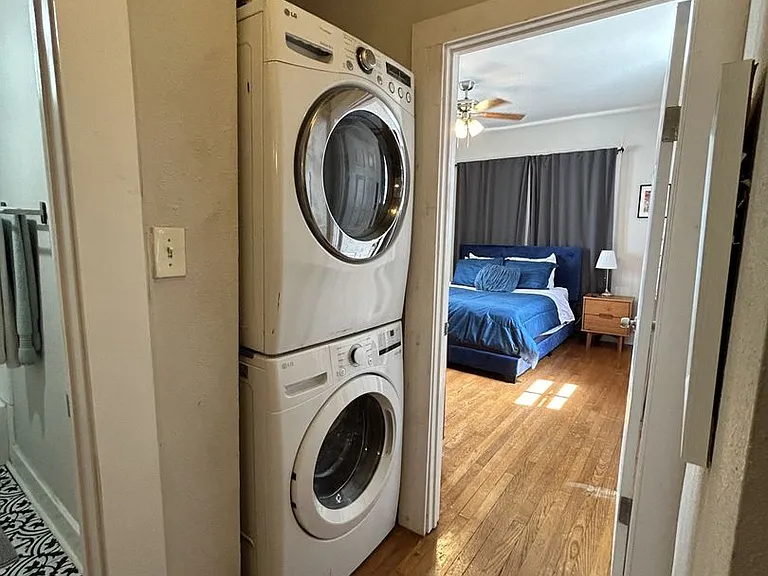 404 E Carson St — Photo 12
