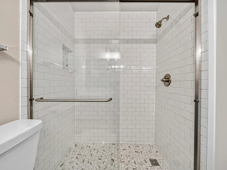 707 E Lomita Ave #4 — Photo 17