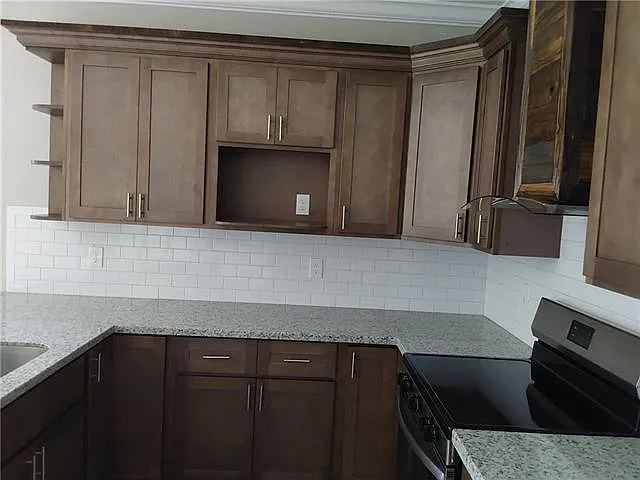 2200 Bartolo St — Photo 11