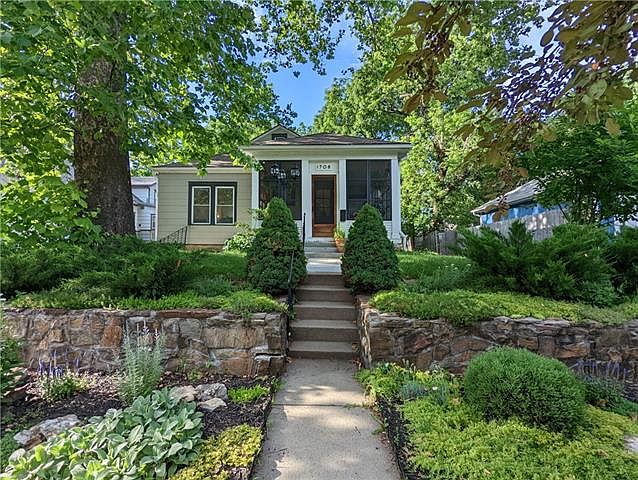 1st image of 1708 W 40th St