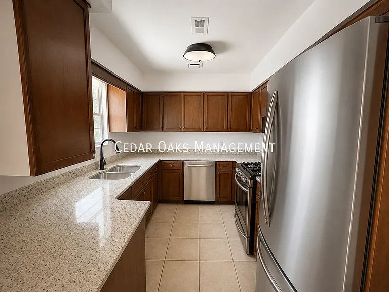 2502 Trudi Pl — Photo 2