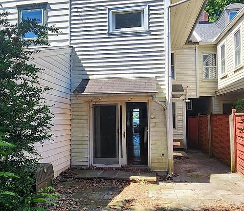 4th image of 623 S Front St