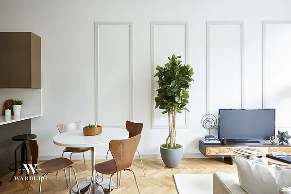 Sold by Warburg | media 12