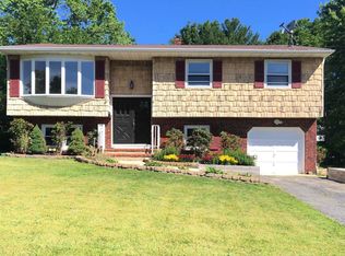 22 Kingsport Dr, Howell, NJ 07731