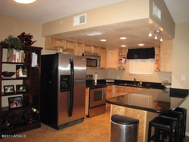 1st image of 2755 E Isabella Ave