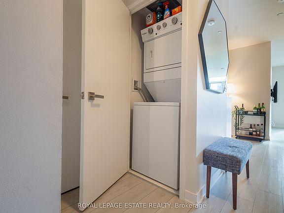 3rd image of 31 Tippett Rd #657