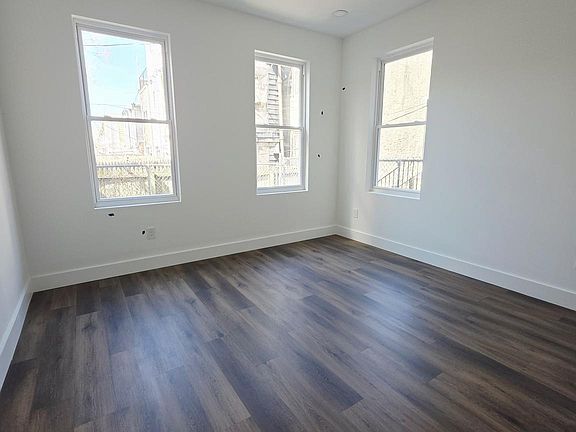 4th image of 1520 S 22nd St #2