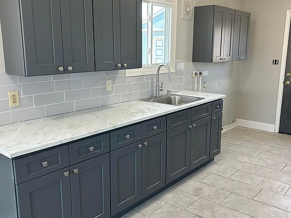 2nd image of 4685 Willowbrook Dr