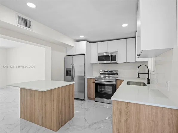 3651 SW 40th Ave, Hollywood, FL 33023