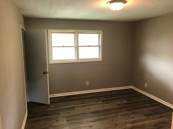 4th image of 1712 Highland Way APT D