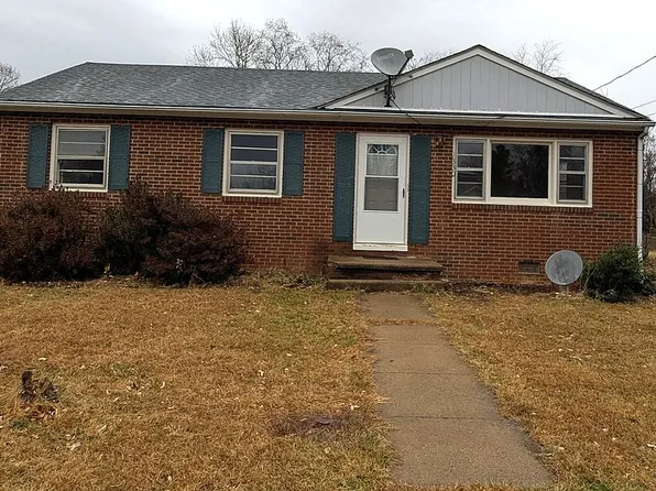 1330 Peach Tree Dr, Crozet, VA 22932