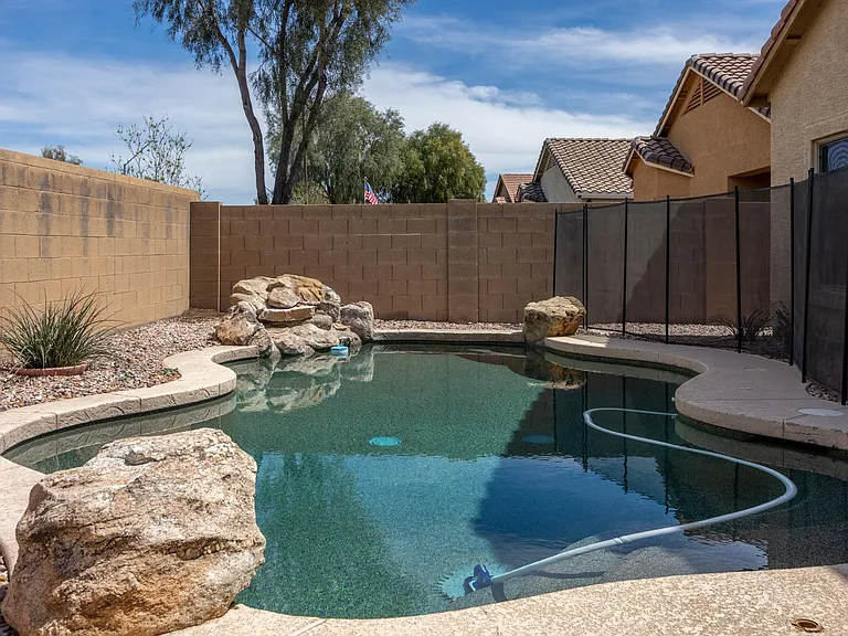 17212 W Saguaro Ln — Photo 19