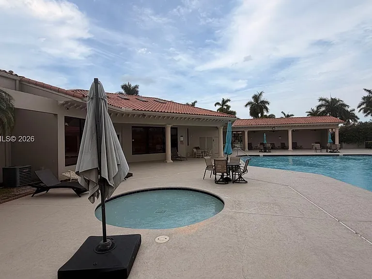 1760 Windorah Way #H — Photo 11