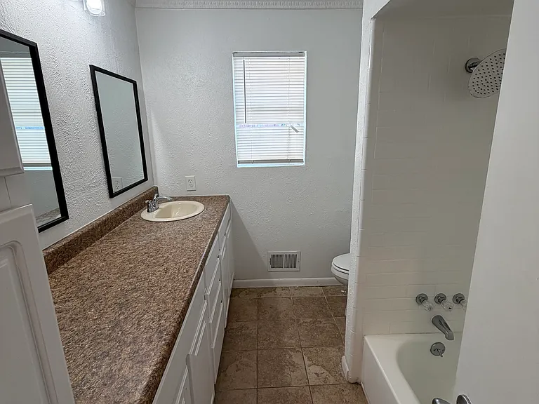 5818 E University Blvd #123 — Photo 16