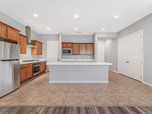 5th image of 4748 Calming Garden St