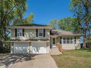 2512 Frances Ave, Leavenworth, KS 66048