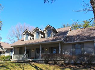 1221 Coles Dr, Columbus, IN 47201