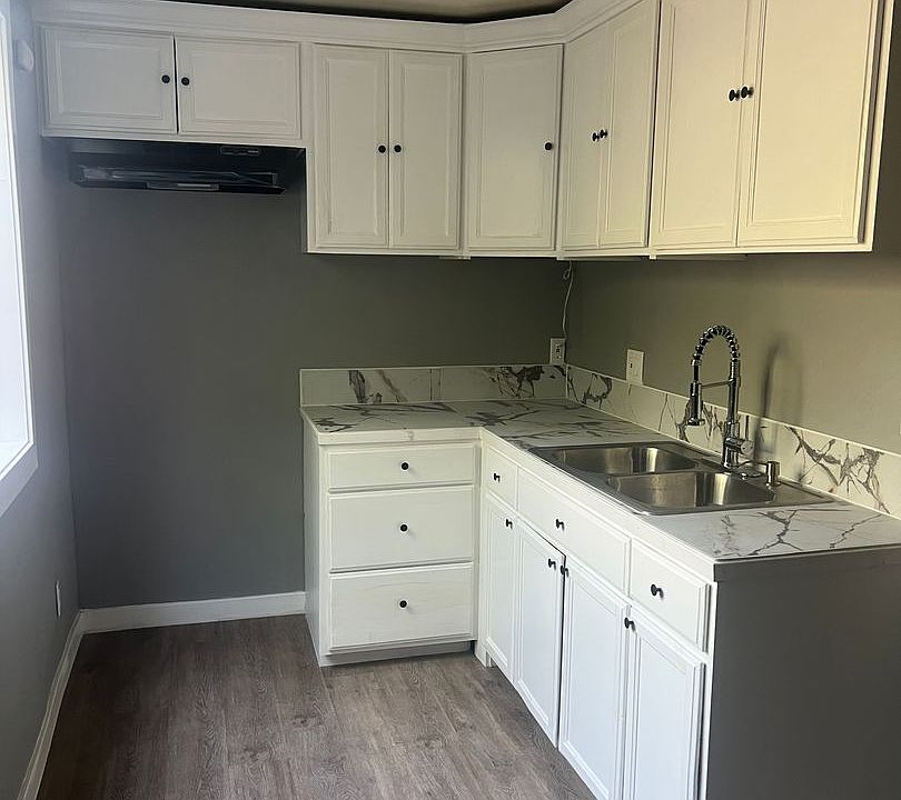 1st image of 1112 252nd St #0