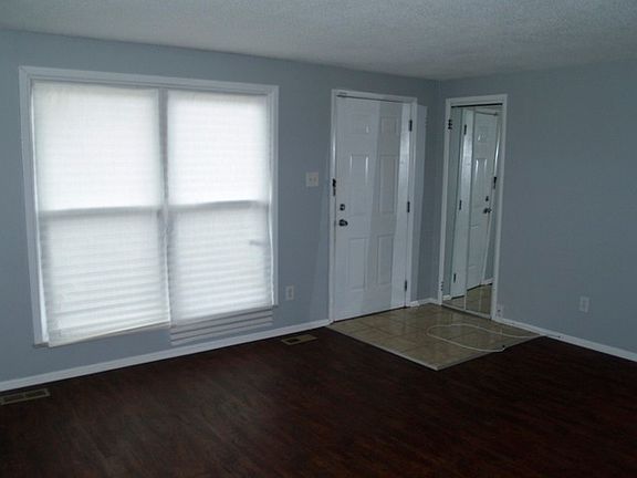 5th image of 428 E Birch Dr