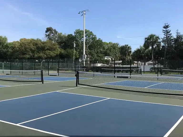 Crescent Lake Park Courts