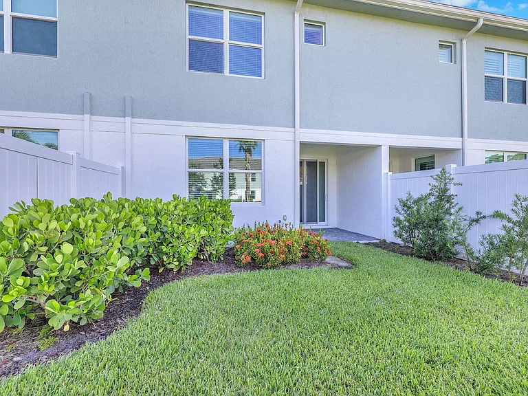 540 Sanderling Cir — Photo 22