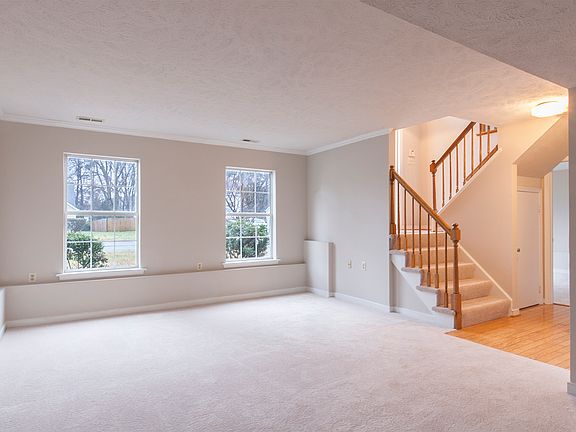3rd image of 912 Wynfield Ter