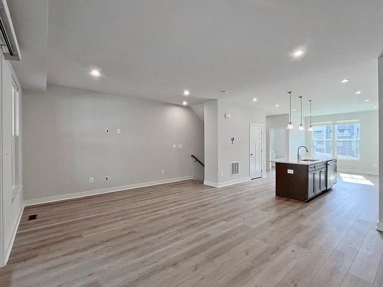 4456 Sulford Ter — Photo 11