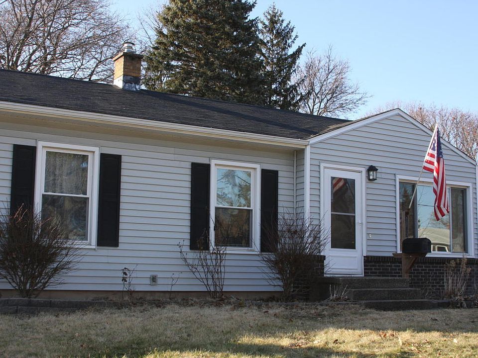 1st image of 1833 Herrick Ave NE