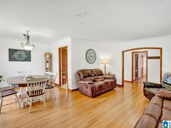 5th image of 203 S Anniston Ave
