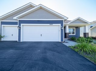 4660 Zinc Dr, Woodbury, MN 55129