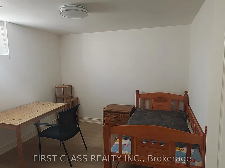 1 Ottawa Ct — Photo 11