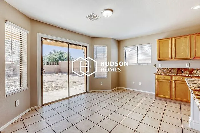 6411 S 23rd Ave — Photo 11