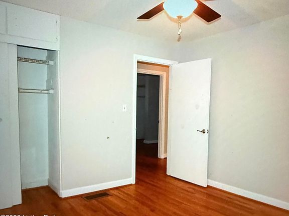 2nd image of 3018 Hendon Rd