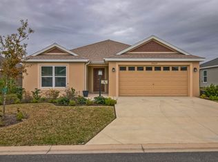 7007 Minchew Cir, Okahumpka, FL 34762