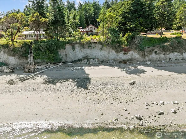 372 Schwartz Road, Nordland, WA 98358