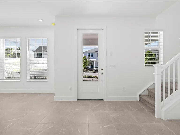 890 SW Newfield Pkwy — Photo 5