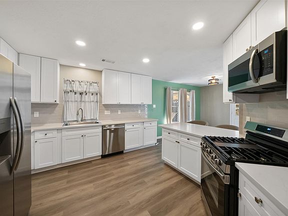 5th image of 3718 Woodlace Dr