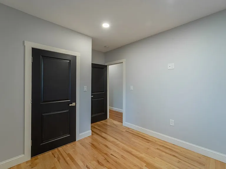 72 Florence St #1 — Photo 5